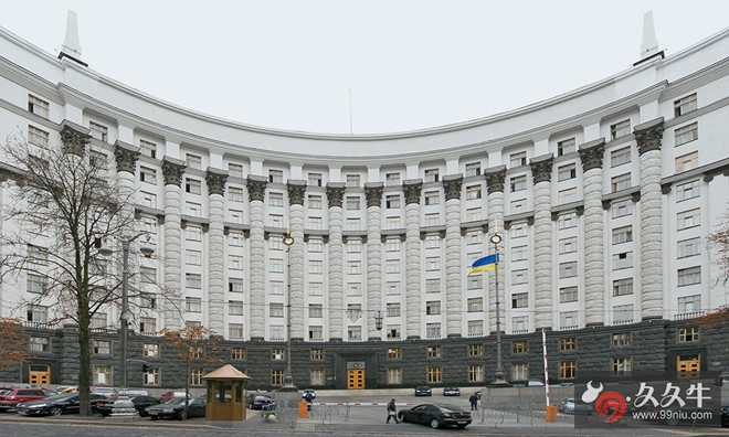 乌克兰政府接管该国最大银行  